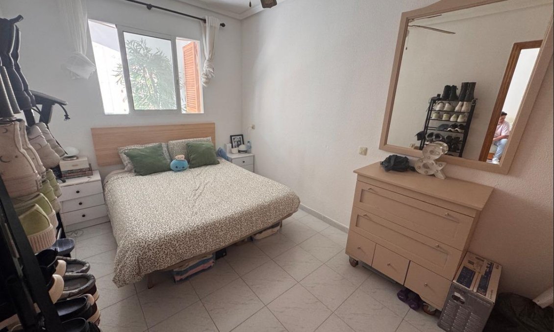 Segunda mano - Apartamento -
Torrevieja - Los Europeos