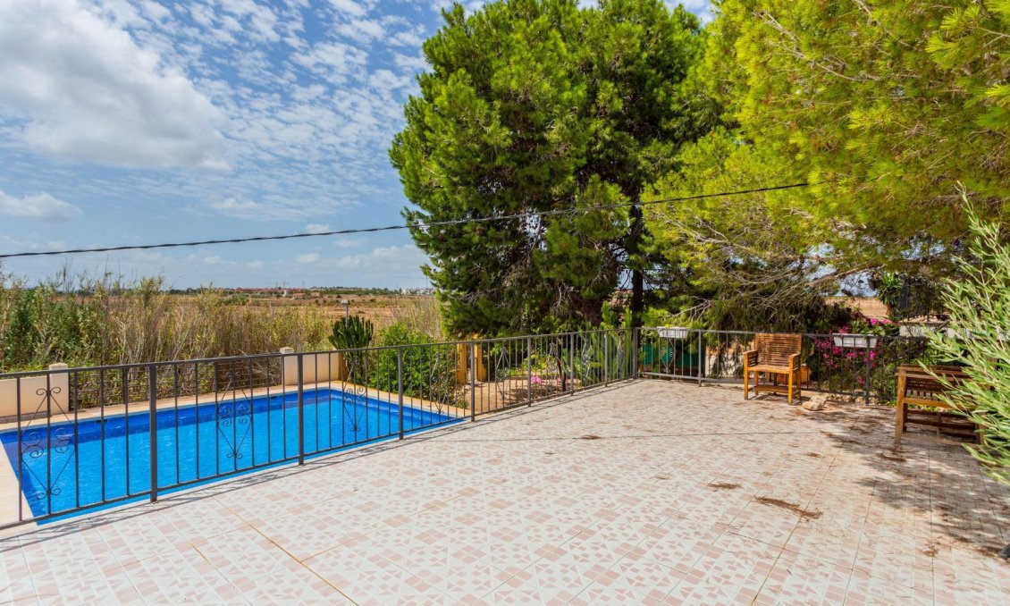 Segunda mano - Villa -
Los Montesinos - Costa Blanca