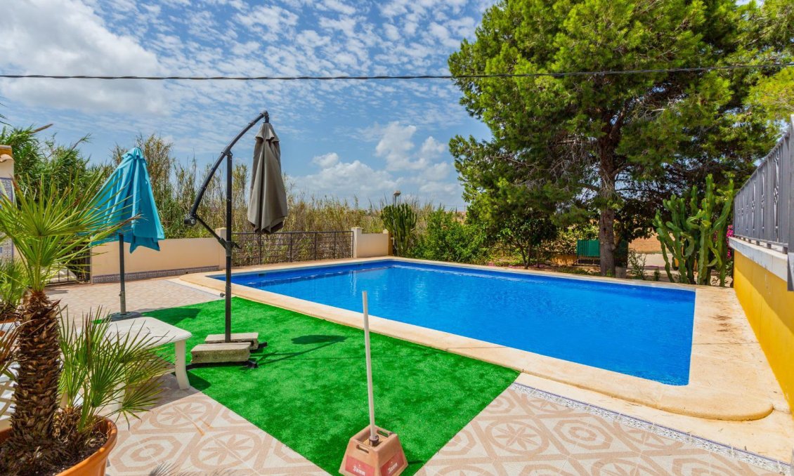Segunda mano - Villa -
Los Montesinos - Costa Blanca
