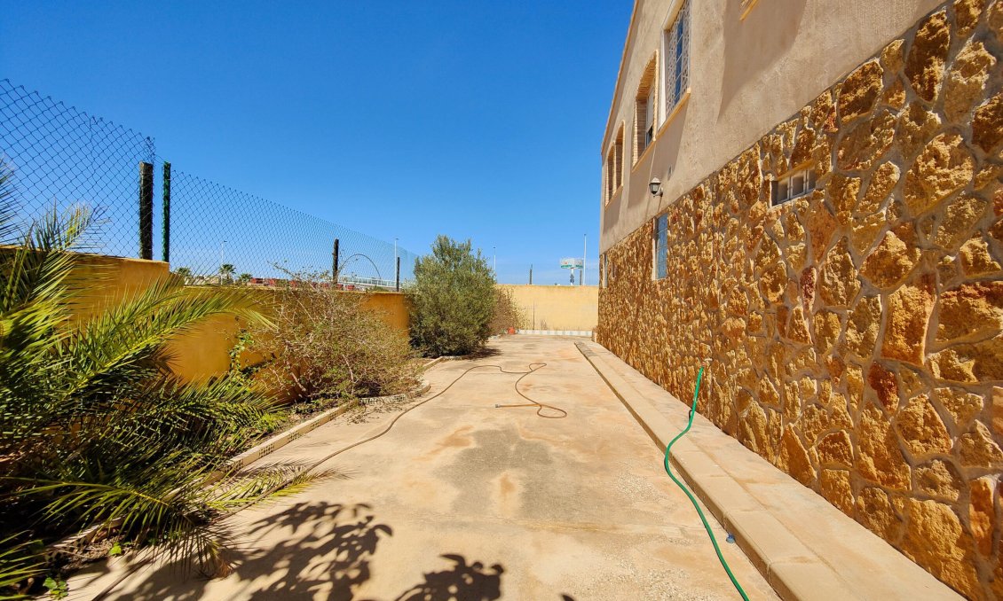 Segunda mano - Villa -
Torrevieja - Costa Blanca
