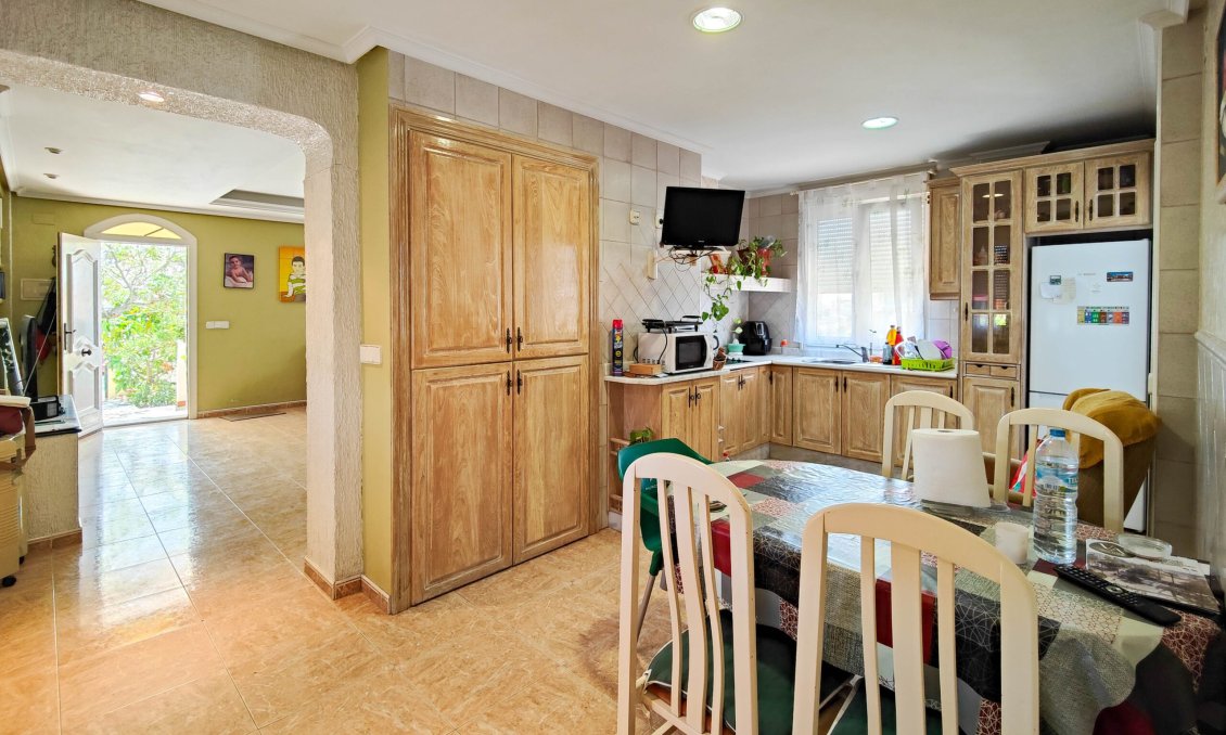 Segunda mano - Villa -
Torrevieja - Costa Blanca