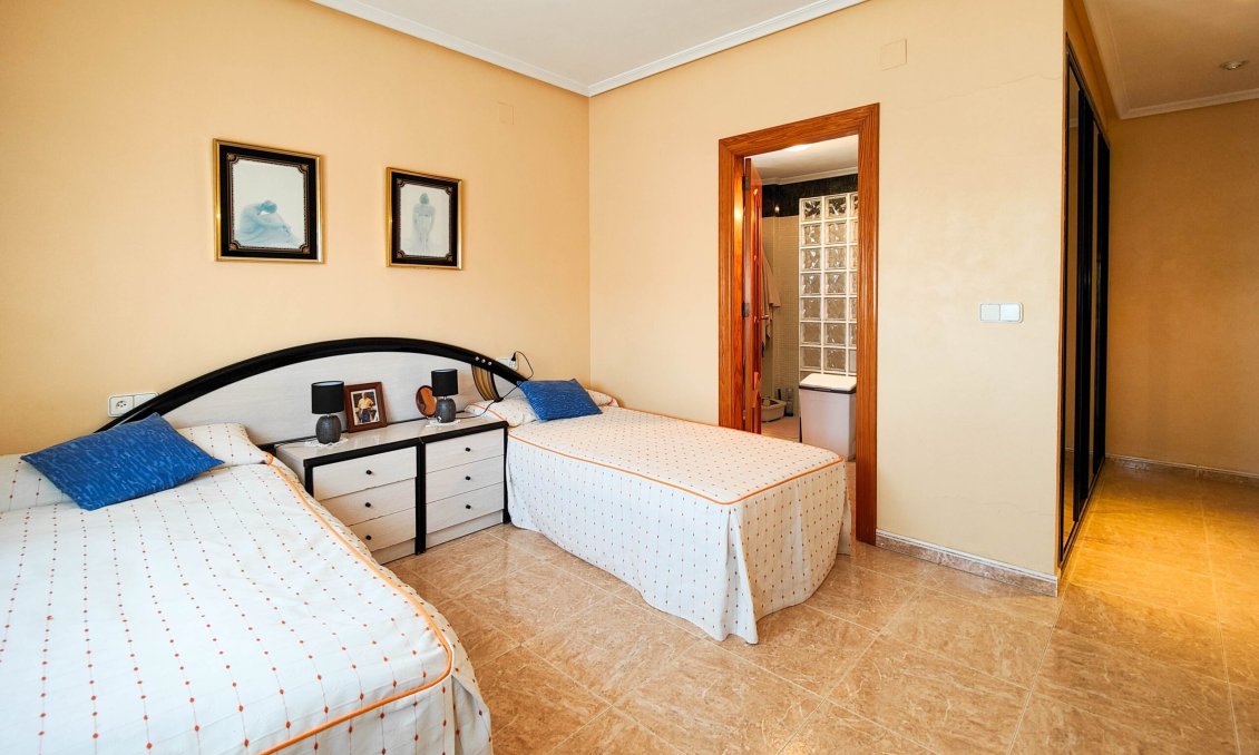 Segunda mano - Villa -
Torrevieja - Costa Blanca