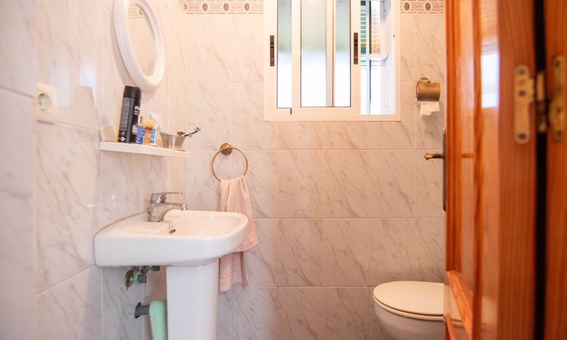 Segunda mano - Bungalow -
Torrevieja - Costa Blanca