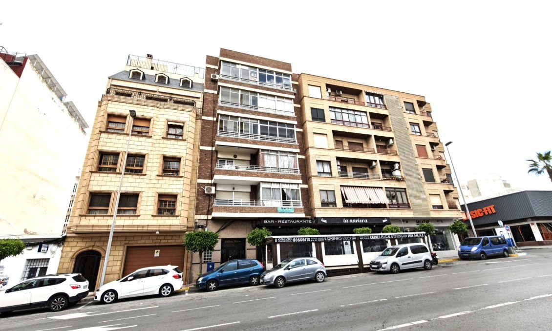 Segunda mano - Apartamento -
Torrevieja - Centro