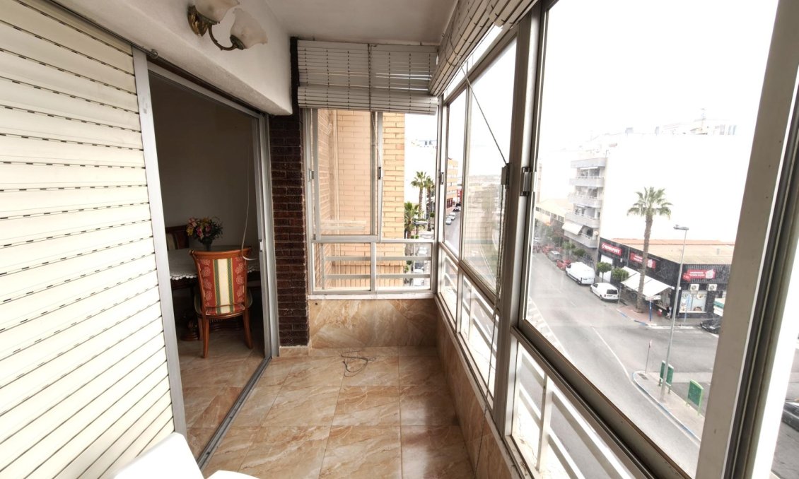 Segunda mano - Apartamento -
Torrevieja - Centro