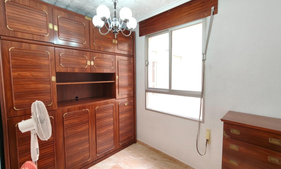 Segunda mano - Apartamento -
Torrevieja - Centro