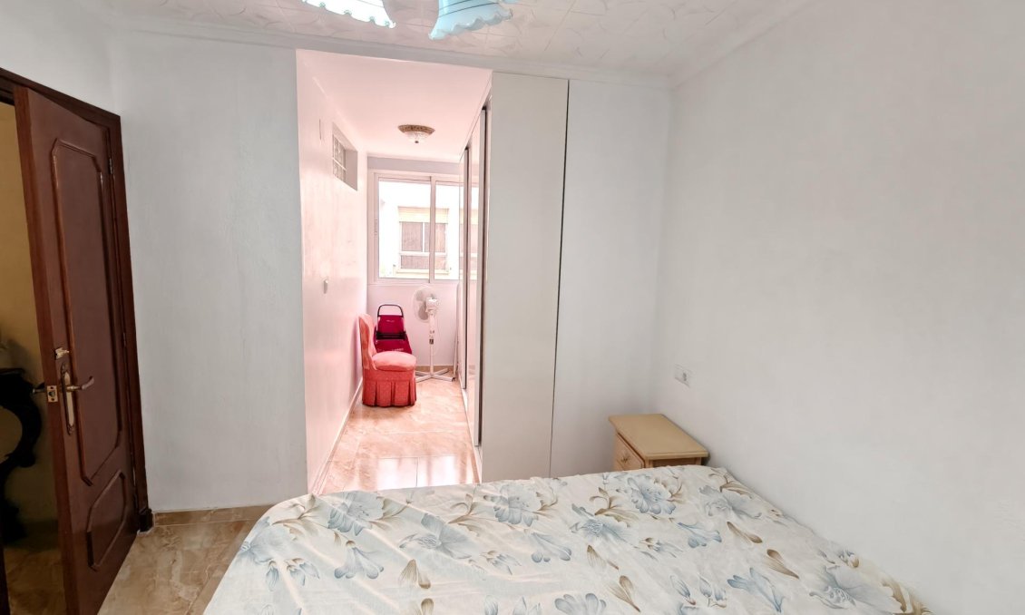 Segunda mano - Apartamento -
Torrevieja - Centro