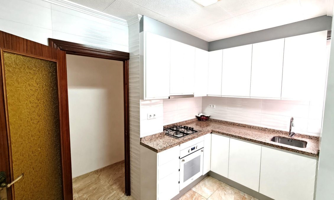 Segunda mano - Apartamento -
Torrevieja - Centro
