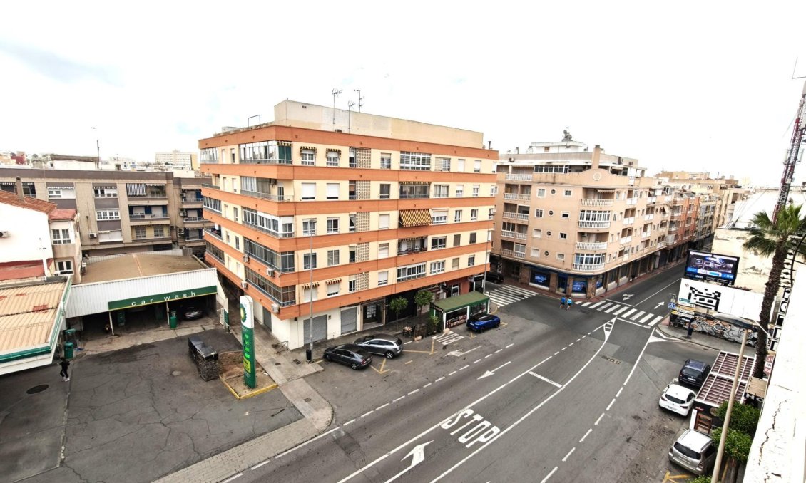 Segunda mano - Apartamento -
Torrevieja - Centro