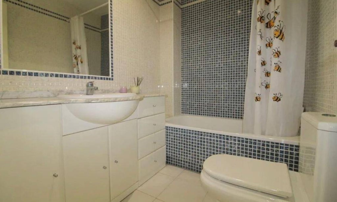 Segunda mano - Apartamento -
Torrevieja - Estacion De Autobuses