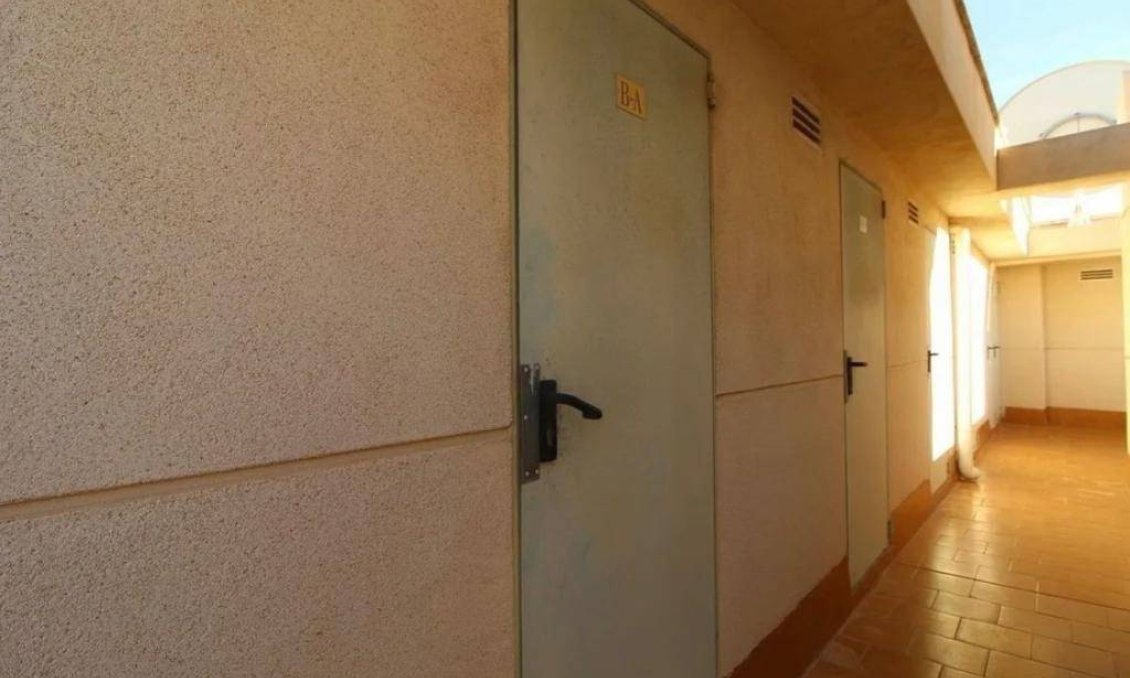 Segunda mano - Apartamento -
Torrevieja - Estacion De Autobuses