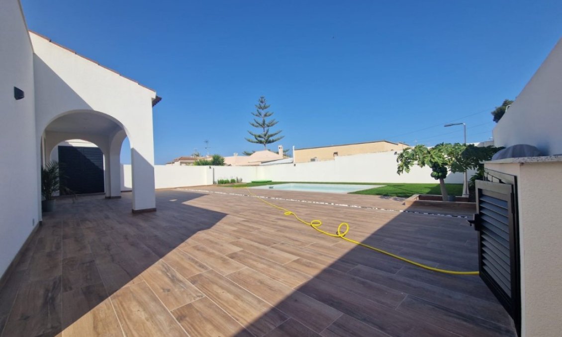 Wiederverkauf - Villa -
Los Balcones - Costa Blanca