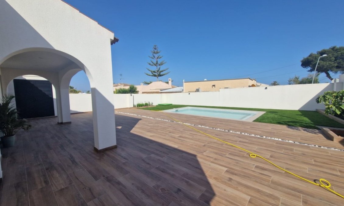 Wiederverkauf - Villa -
Los Balcones - Costa Blanca