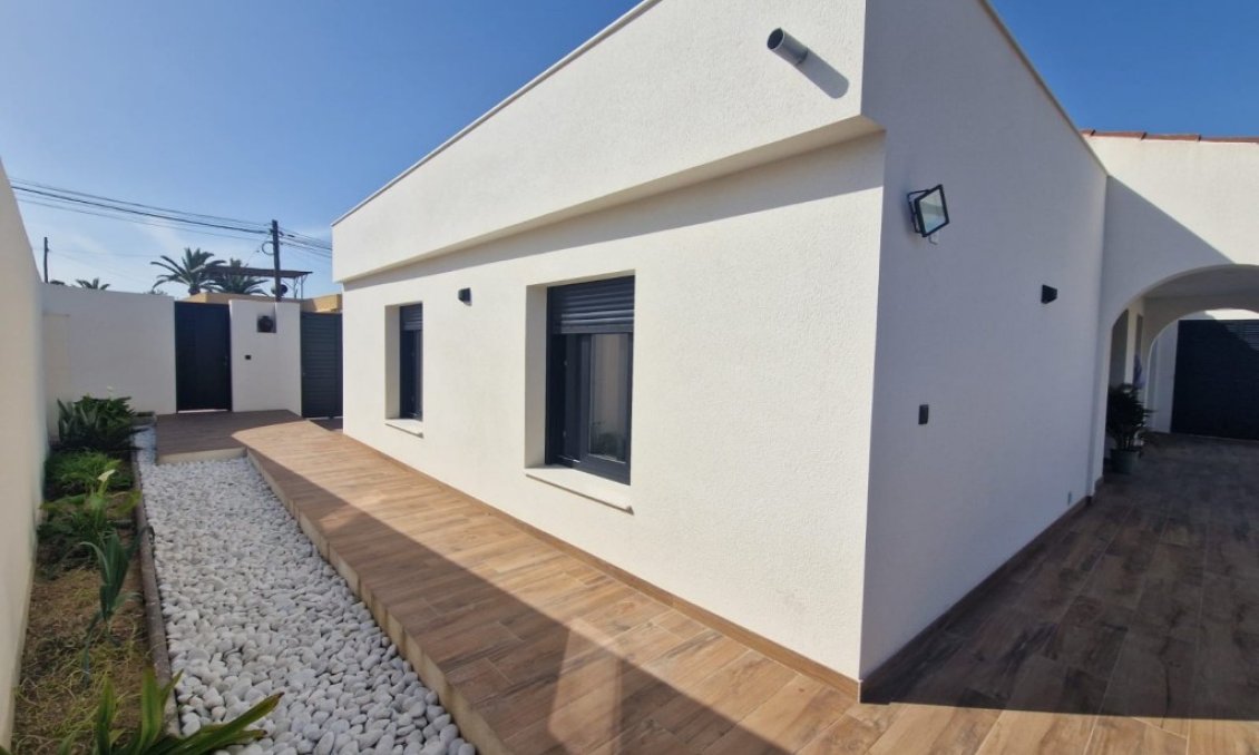 Wiederverkauf - Villa -
Los Balcones - Costa Blanca