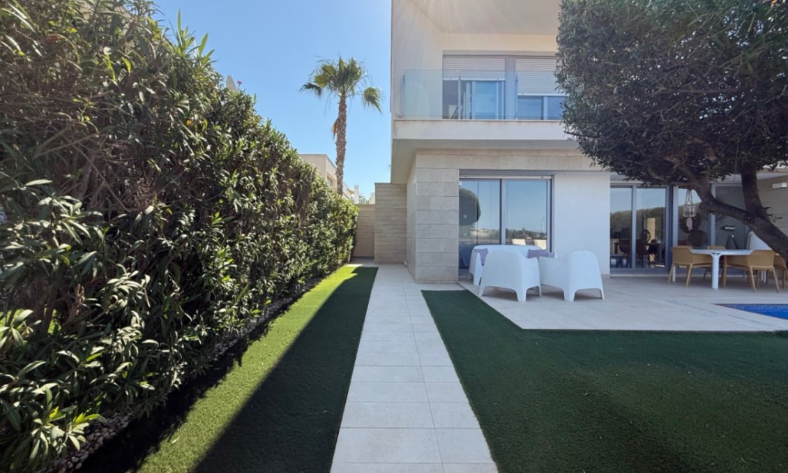 Segunda mano - Villa -
Orihuela - Inland