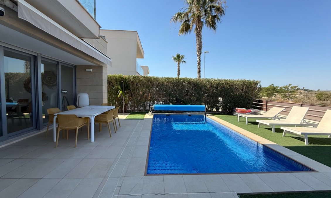 Segunda mano - Villa -
Orihuela - Inland
