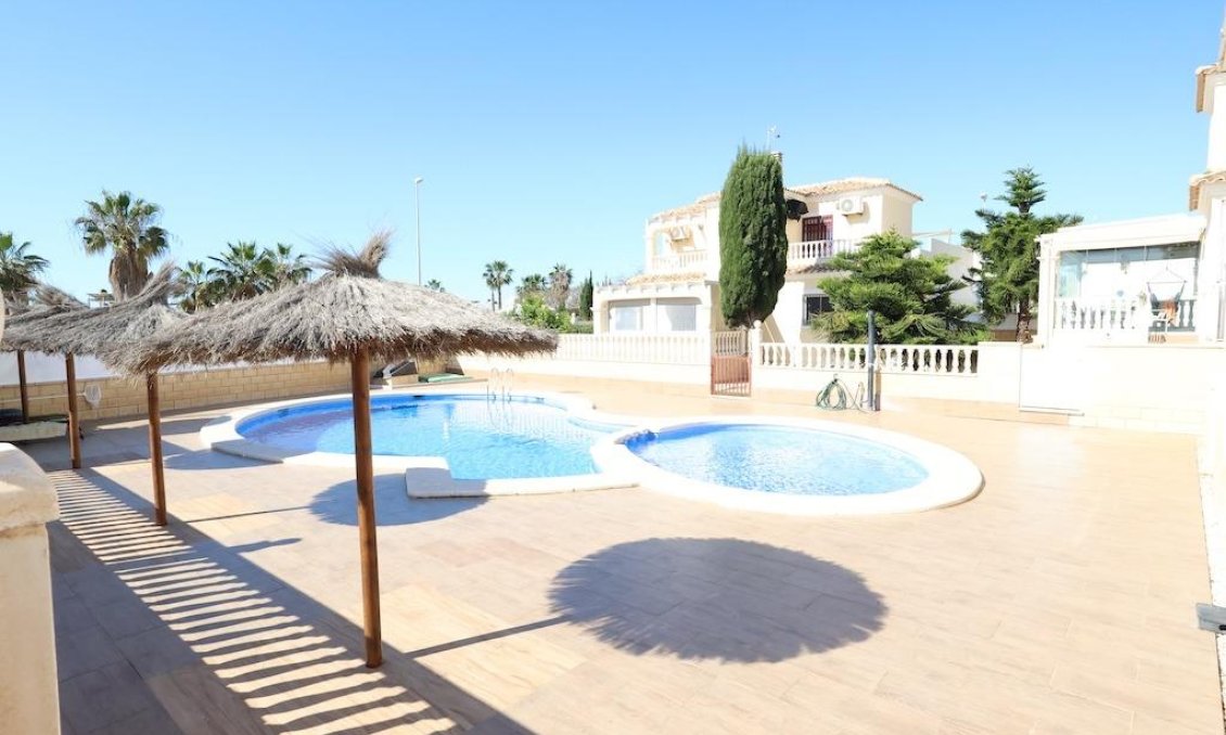 Segunda mano - Villa -
Orihuela Costa - Costa Blanca
