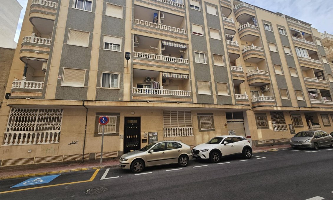 Segunda mano - Apartamento -
Torrevieja - Estacion De Autobuses