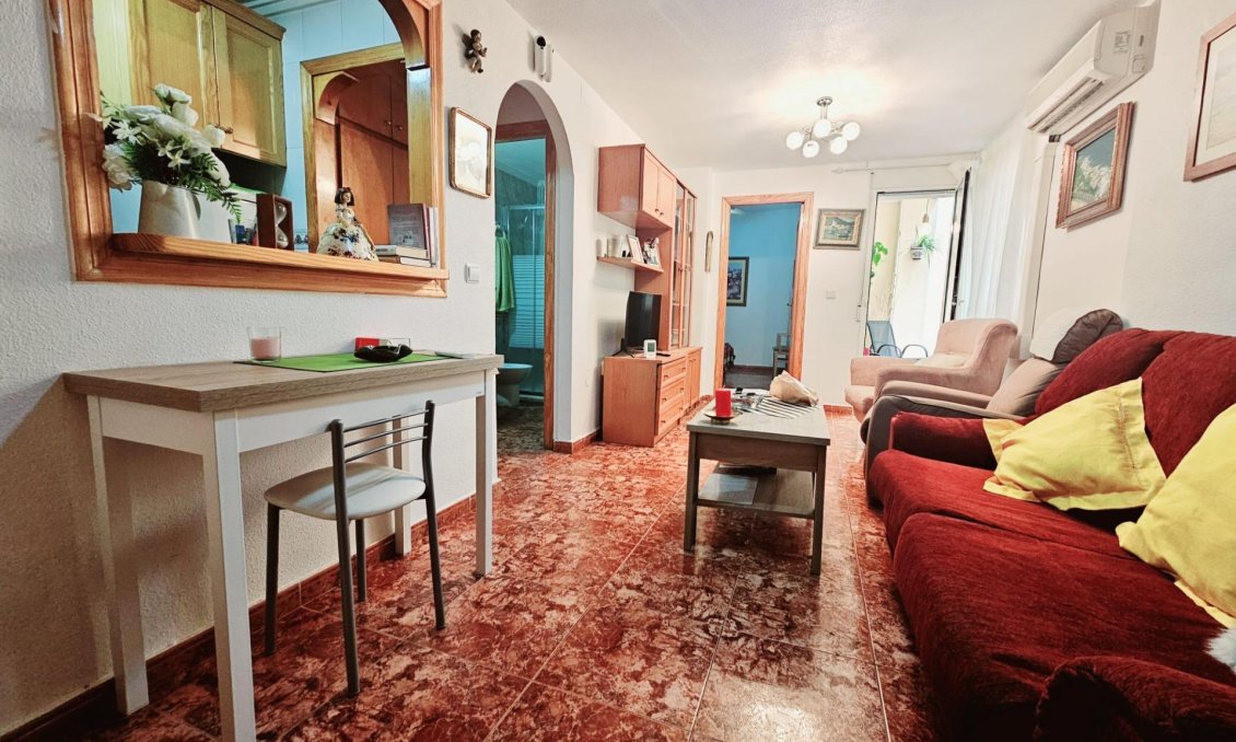 Segunda mano - Apartamento -
Torrevieja - Estacion De Autobuses