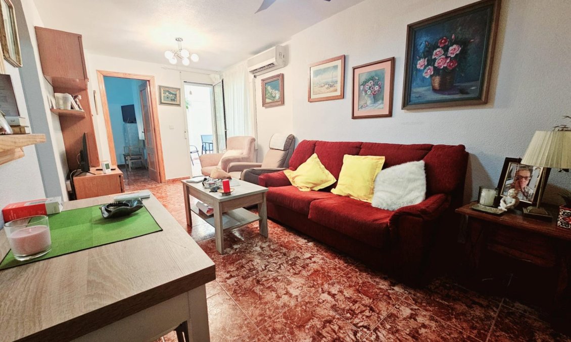 Segunda mano - Apartamento -
Torrevieja - Estacion De Autobuses