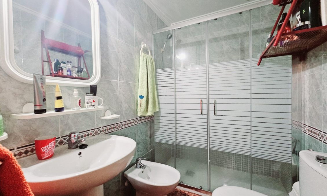 Segunda mano - Apartamento -
Torrevieja - Estacion De Autobuses