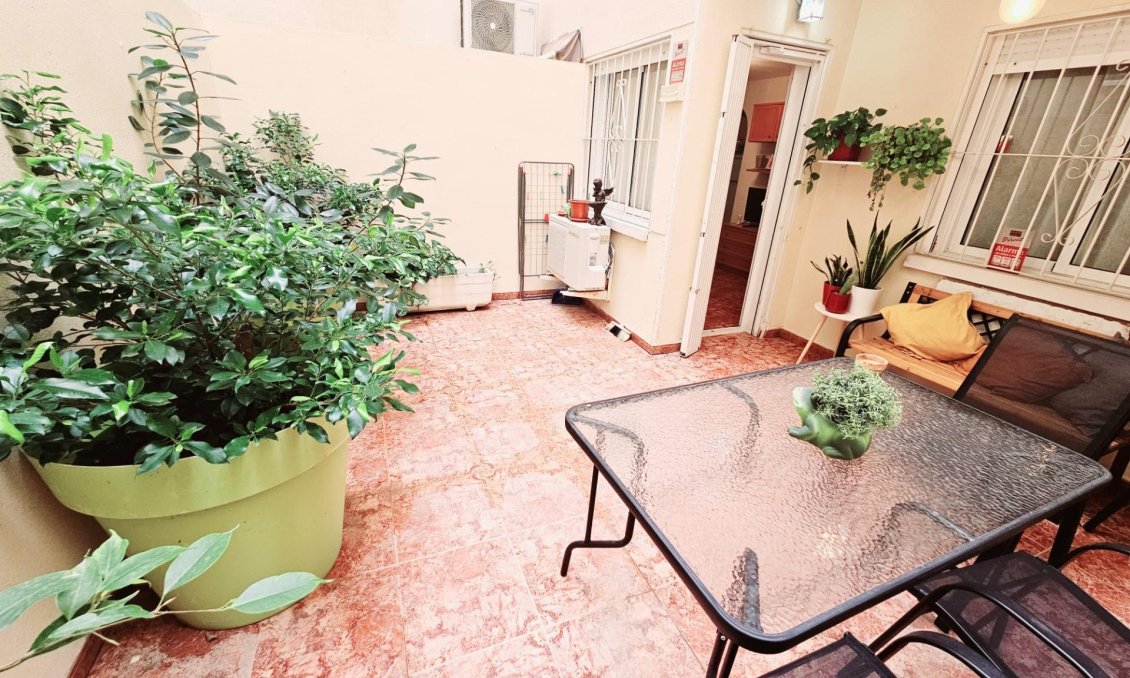 Segunda mano - Apartamento -
Torrevieja - Estacion De Autobuses