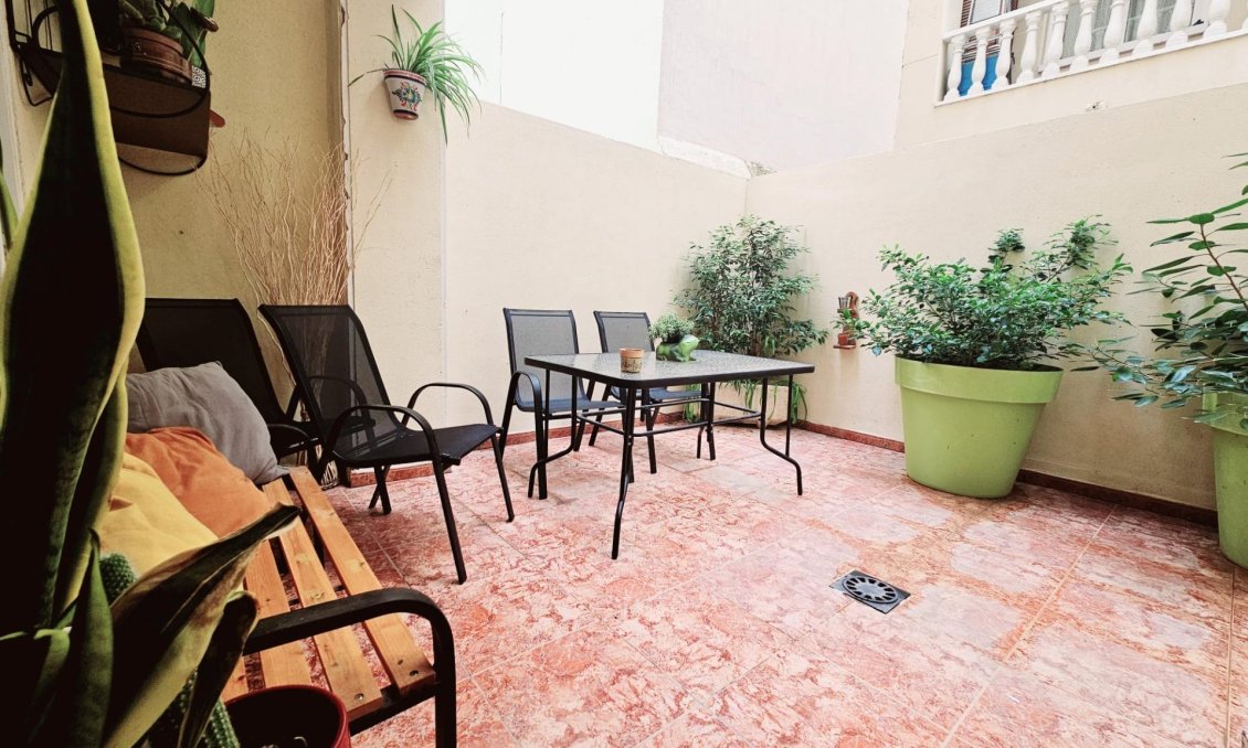 Segunda mano - Apartamento -
Torrevieja - Estacion De Autobuses