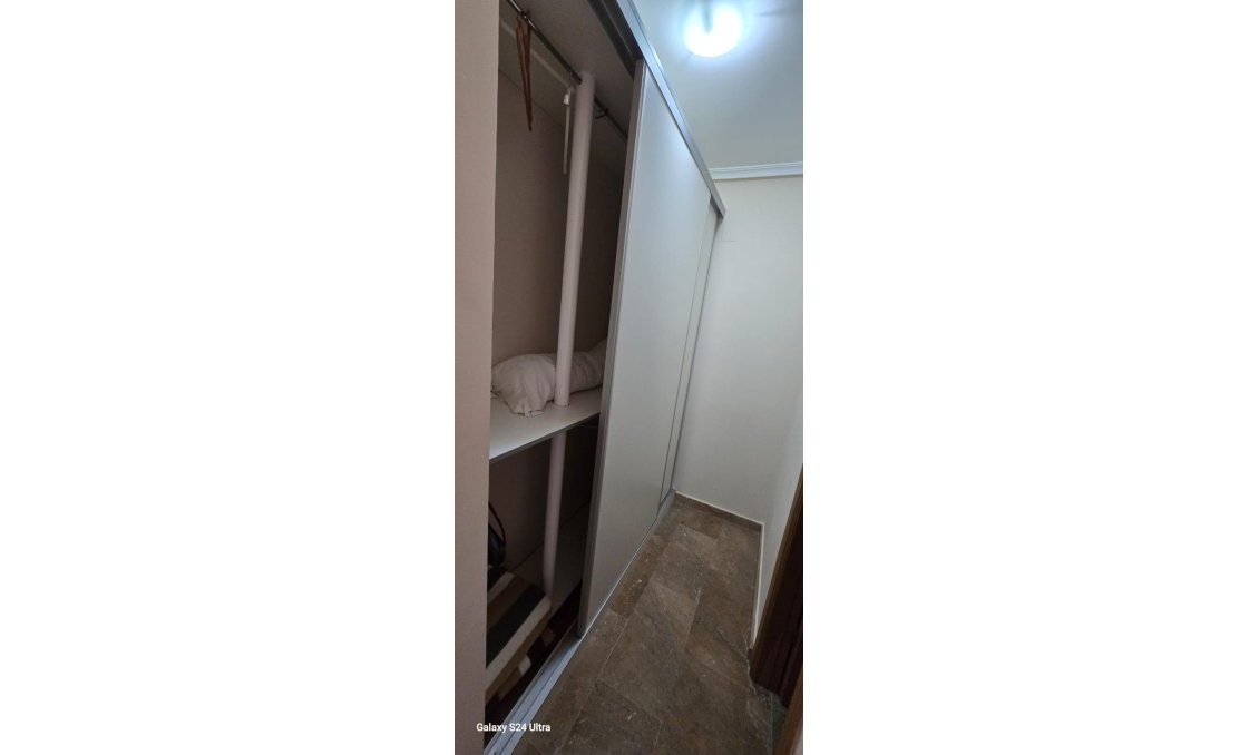 Wiederverkauf - Wohnung -
Torrevieja