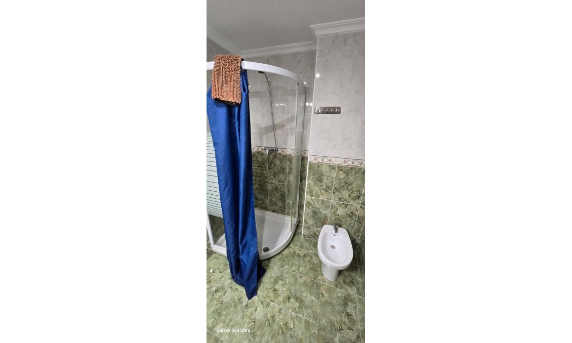 Wiederverkauf - Wohnung -
Torrevieja