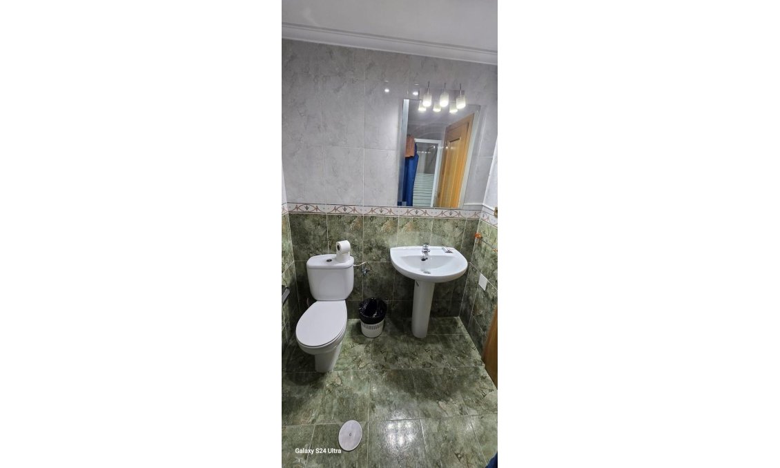 Wiederverkauf - Wohnung -
Torrevieja
