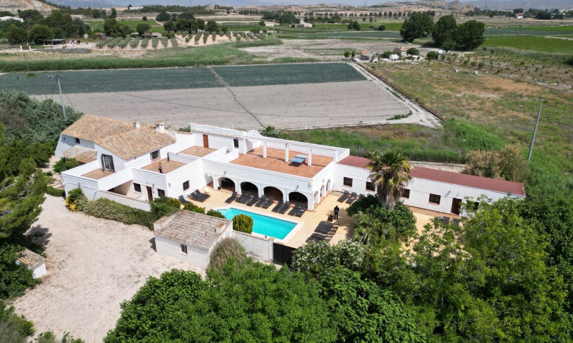 Segunda mano - Villa -
Villena - Inland
