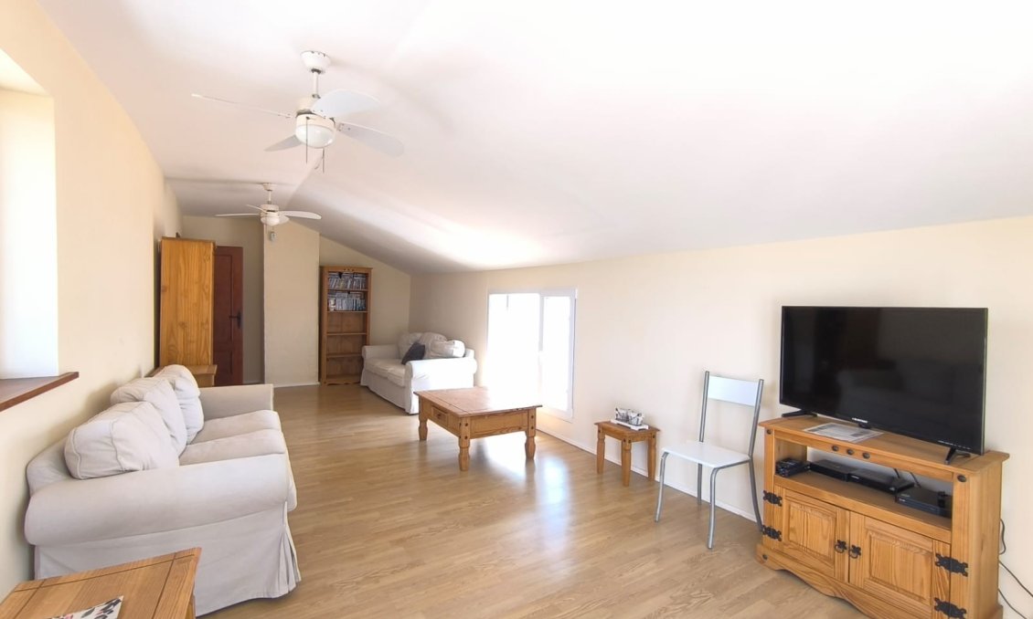 Segunda mano - Villa -
Villena - Inland