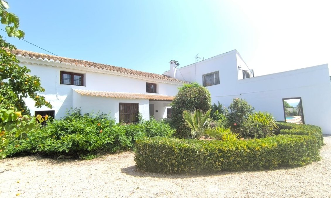 Segunda mano - Villa -
Villena - Inland