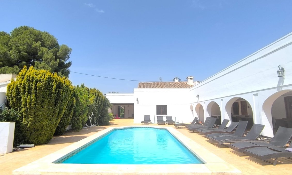 Segunda mano - Villa -
Villena - Inland