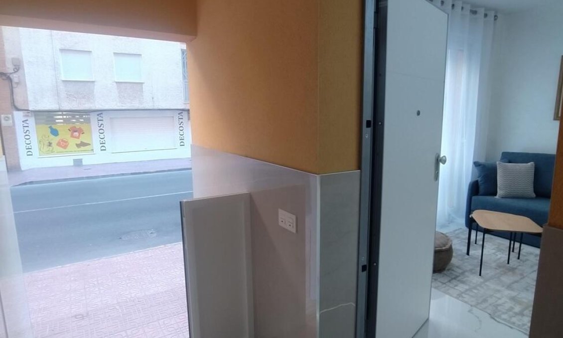 Segunda mano - Apartamento -
Torrevieja - Playa del Cura