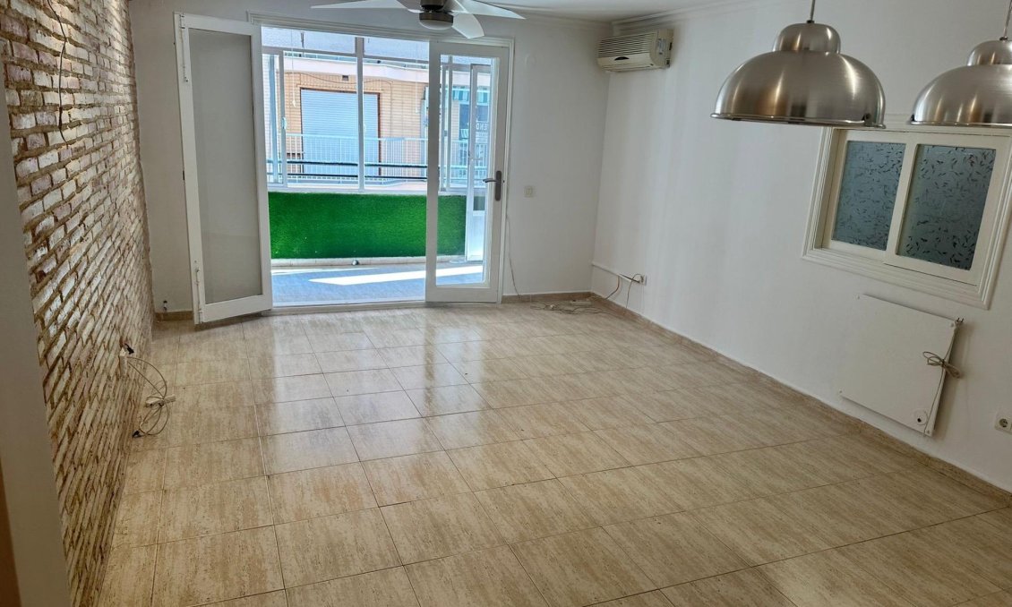 Segunda mano - Apartamento -
Torrevieja - El Acequión - Los Náufragos