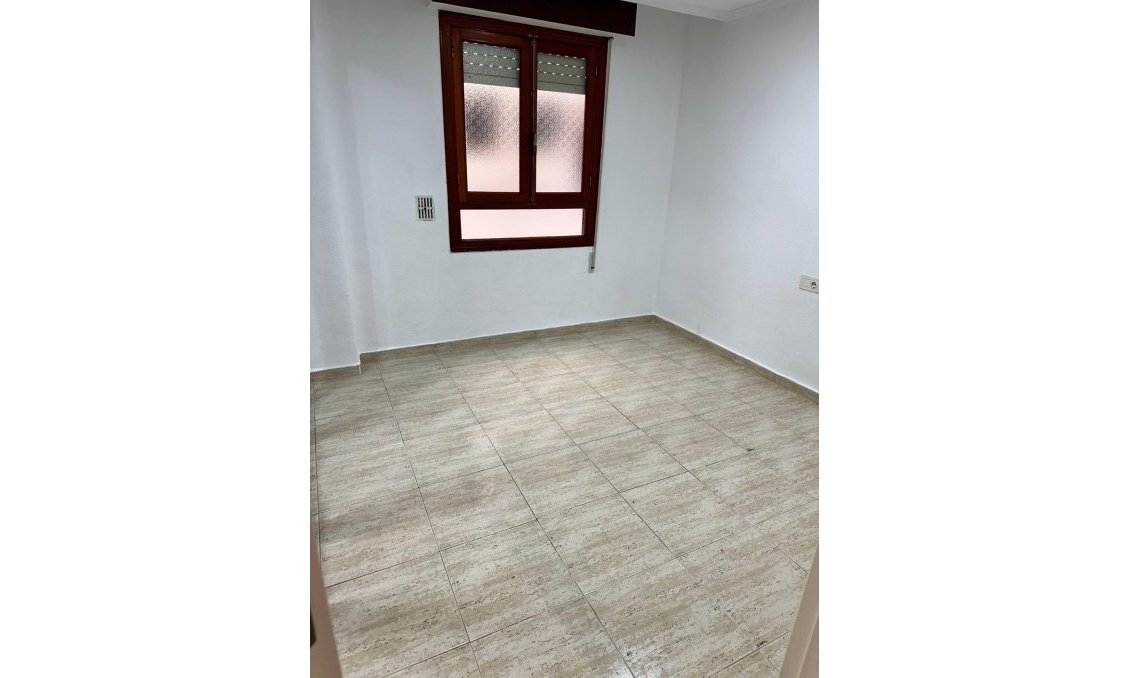 Segunda mano - Apartamento -
Torrevieja - El Acequión - Los Náufragos