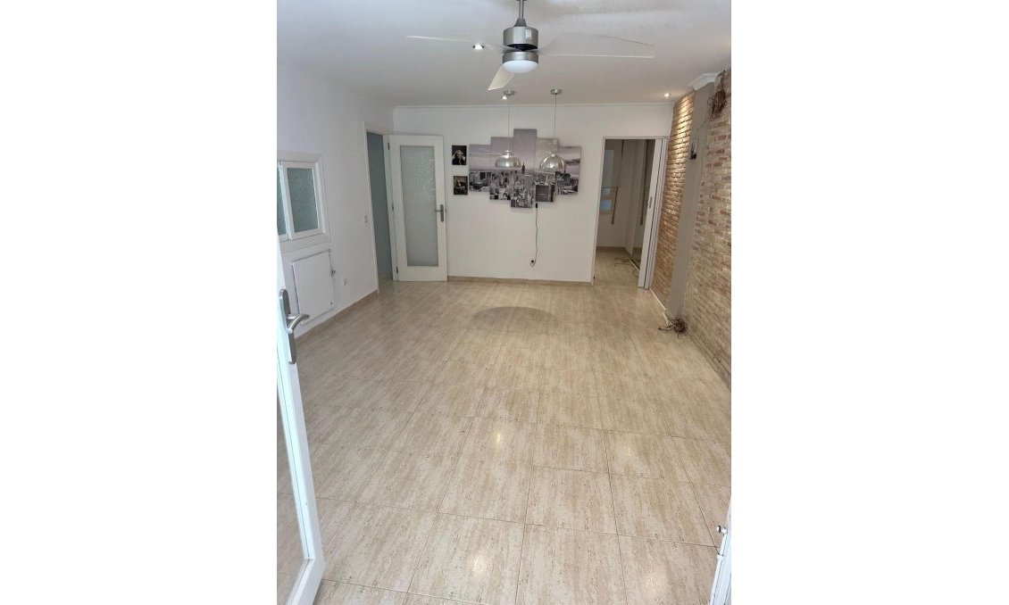 Segunda mano - Apartamento -
Torrevieja - El Acequión - Los Náufragos