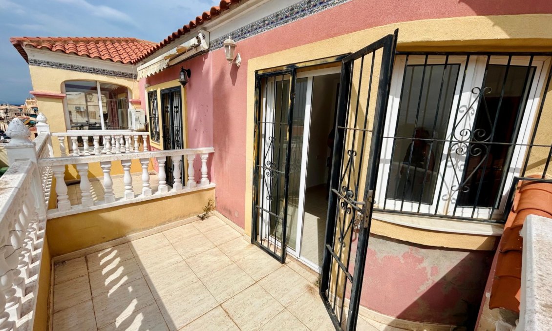 Segunda mano - Villa -
El Chaparral - Inland