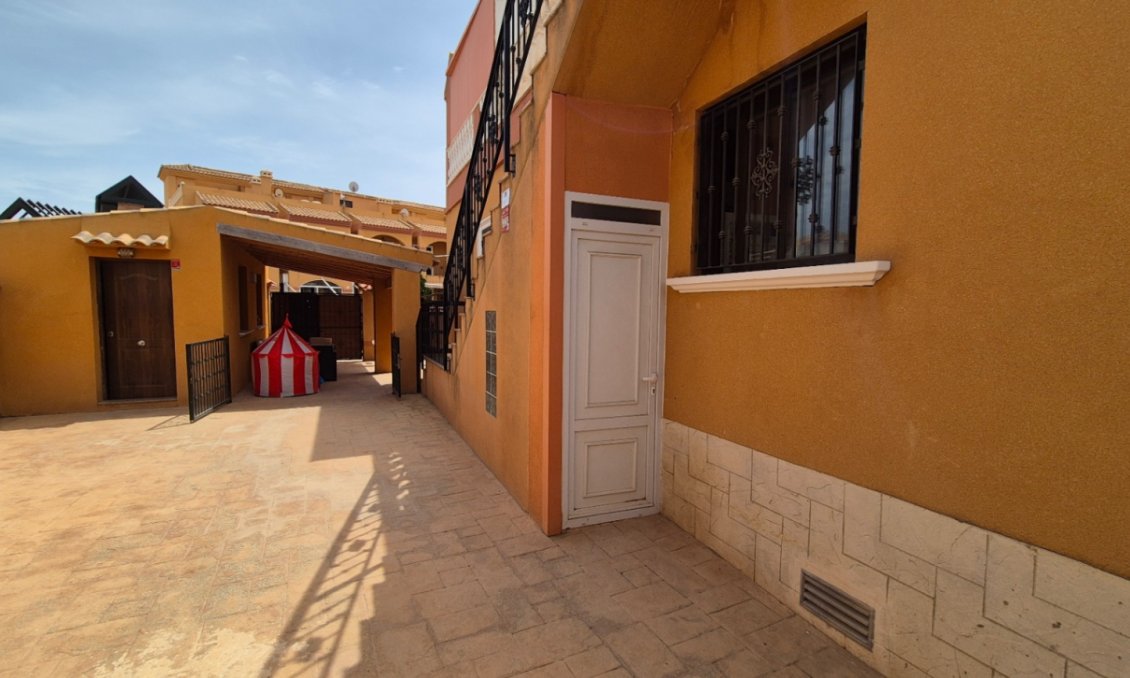 Segunda mano - Villa -
Torrevieja - Costa Blanca