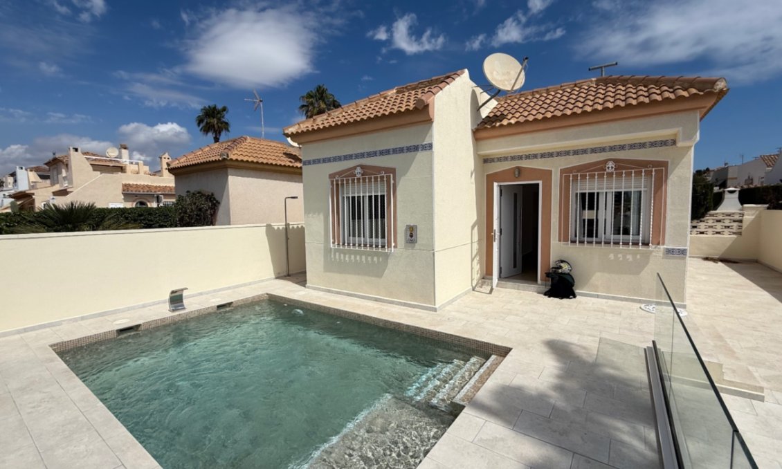 Segunda mano - Villa -
Torrevieja - Costa Blanca
