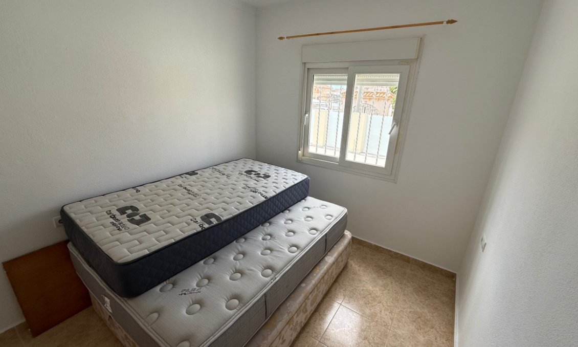 Segunda mano - Villa -
Torrevieja - Costa Blanca