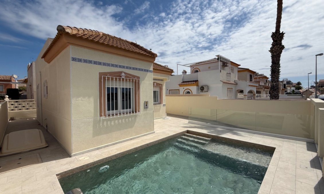 Segunda mano - Villa -
Torrevieja - Costa Blanca