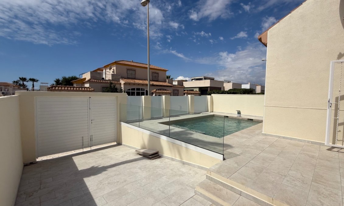 Segunda mano - Villa -
Torrevieja - Costa Blanca
