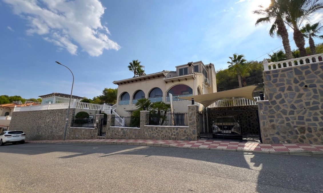 Használt Ingatlanok - Villa -
San Miguel de Salinas - Inland