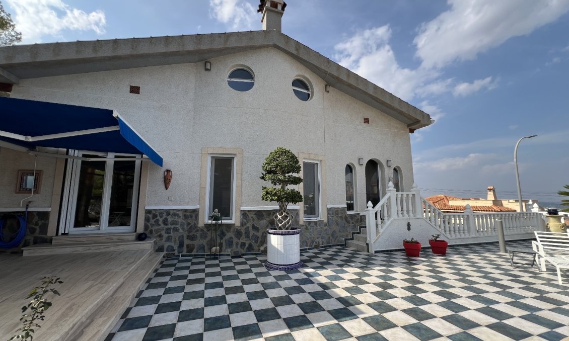 Használt Ingatlanok - Villa -
San Miguel de Salinas - Inland