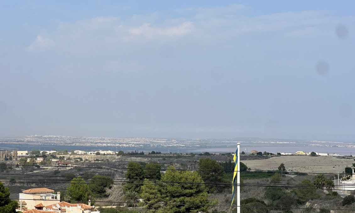 Használt Ingatlanok - Villa -
San Miguel de Salinas - Inland