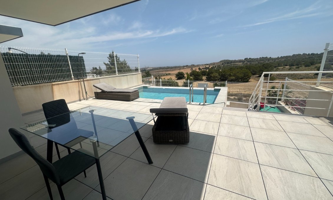 Segunda mano - Villa -
San Miguel de Salinas - Inland