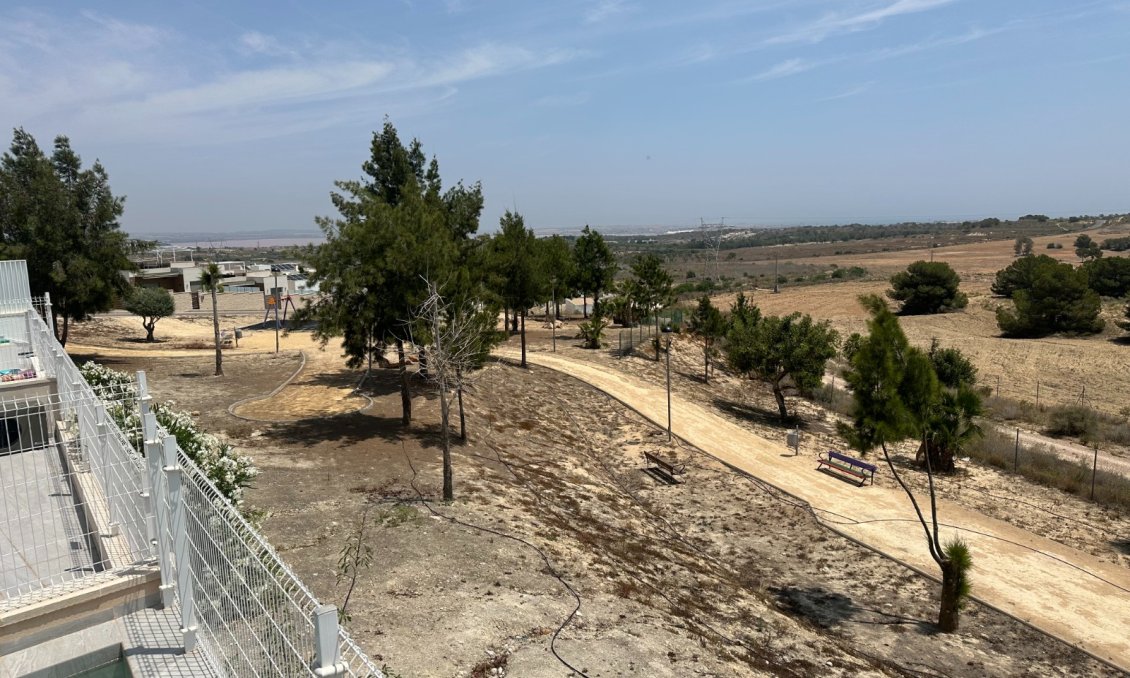 Segunda mano - Villa -
San Miguel de Salinas - Inland