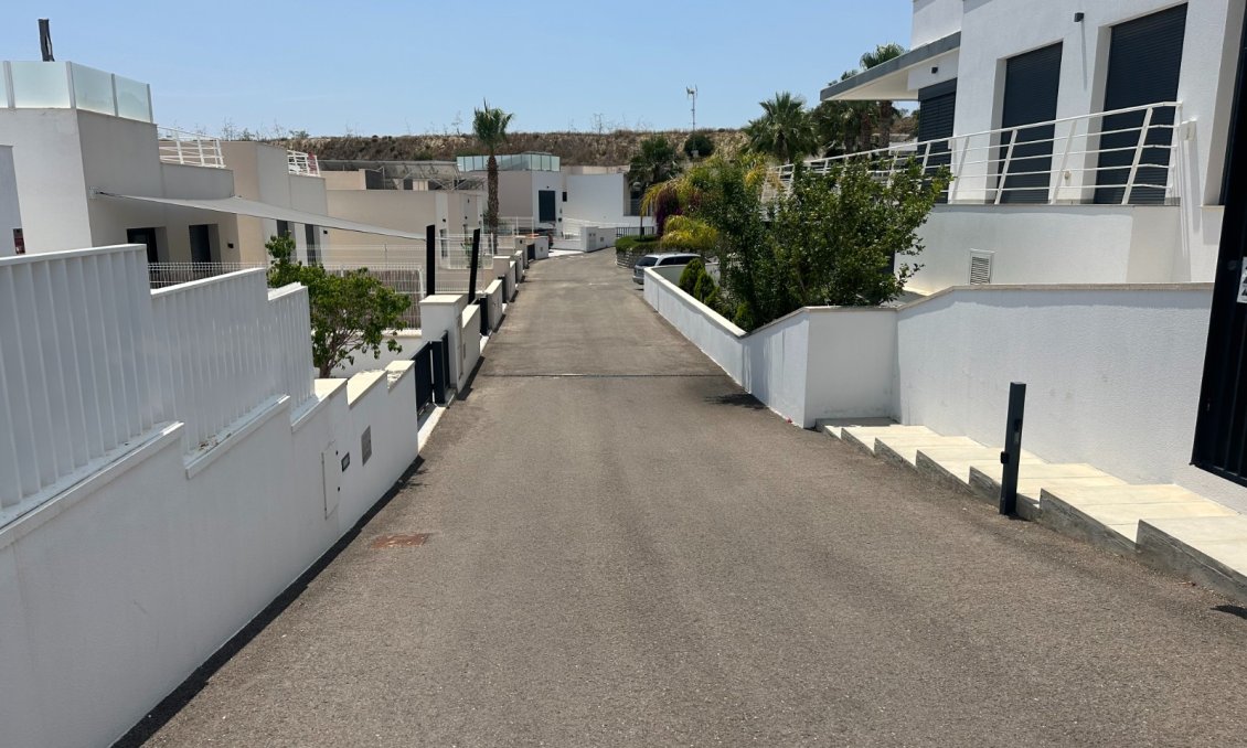 Segunda mano - Villa -
San Miguel de Salinas - Inland